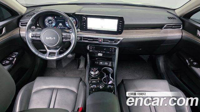 Kia K5 2023 — photo 10