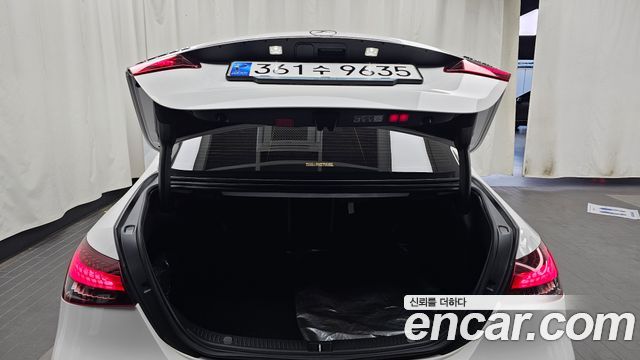 Mercedes-Benz E-Class 2023 — photo 23
