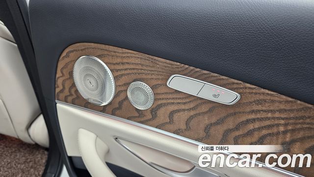 Mercedes-Benz E-Class 2023 — photo 24
