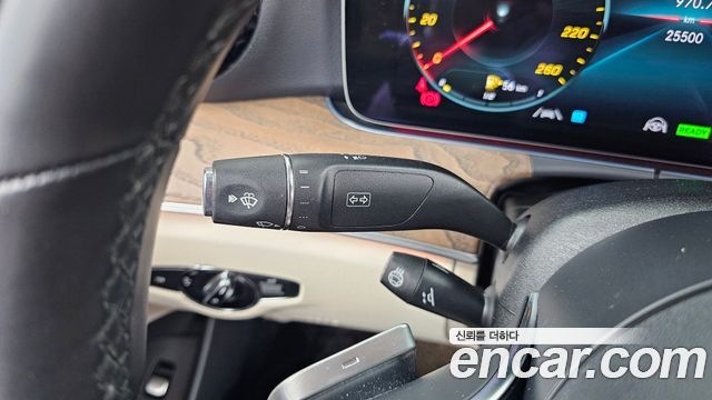 Mercedes-Benz E-Class 2023 — photo 28