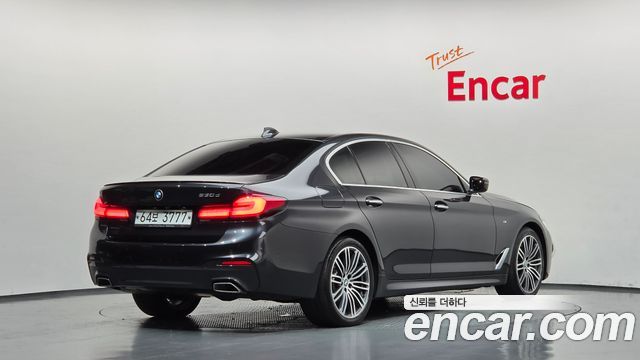 BMW 5-Series 2018 — photo 2