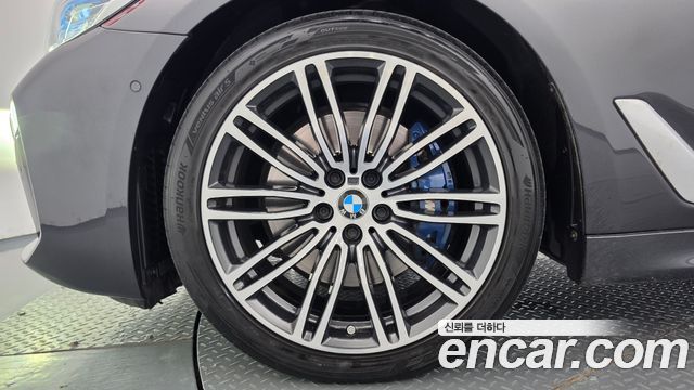 BMW 5-Series 2018 — photo 5