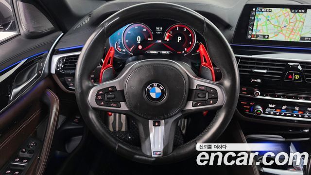 BMW 5-Series 2018 — photo 13