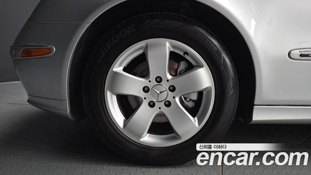 Mercedes-Benz E-Class 2003 — photo 5