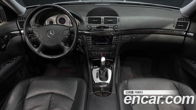 Mercedes-Benz E-Class 2003 — photo 10