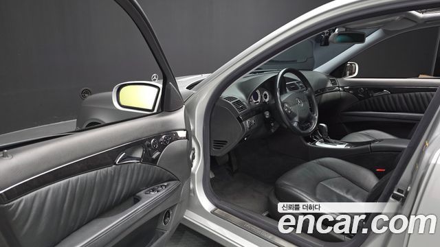 Mercedes-Benz E-Class 2003 — photo 13