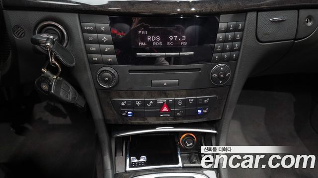 Mercedes-Benz E-Class 2003 — photo 21