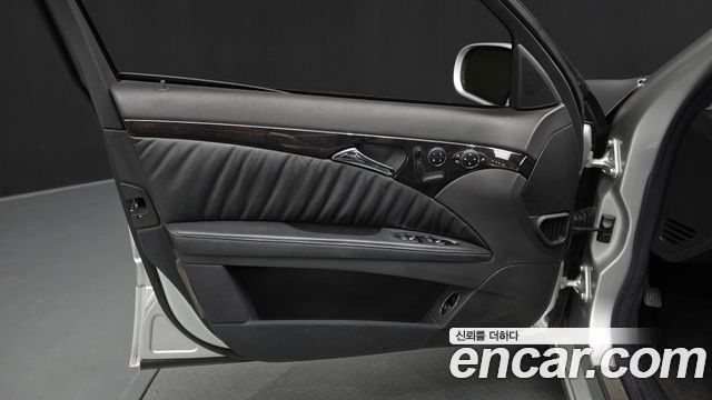 Mercedes-Benz E-Class 2003 — photo 14
