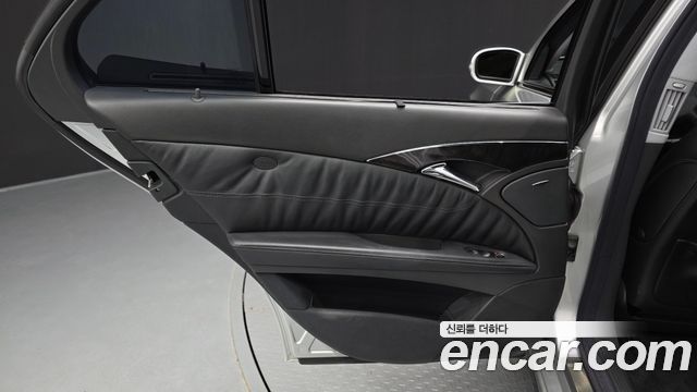 Mercedes-Benz E-Class 2003 — photo 15