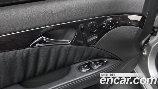 Mercedes-Benz E-Class 2003 — photo 28