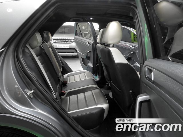 Volkswagen T-Roc 2021 — photo 10
