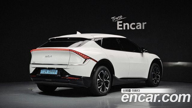 Kia EV6 2023 — photo 2