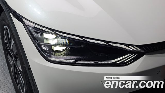 Kia EV6 2023 — photo 8