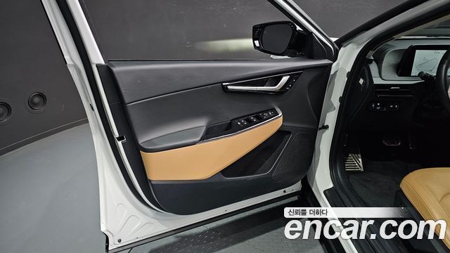 Kia EV6 2023 — photo 14