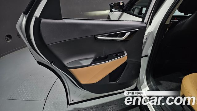 Kia EV6 2023 — photo 15