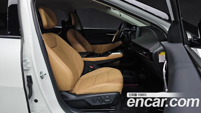 Kia EV6 2023 — photo 16