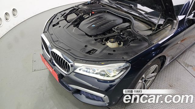 BMW 7-Series 2017 — photo 6