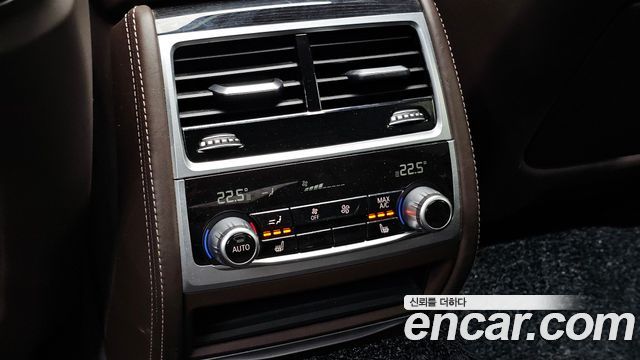 BMW 7-Series 2017 — photo 18