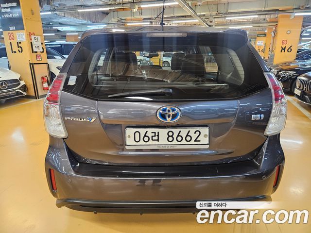Toyota Prius 2017 — photo 4
