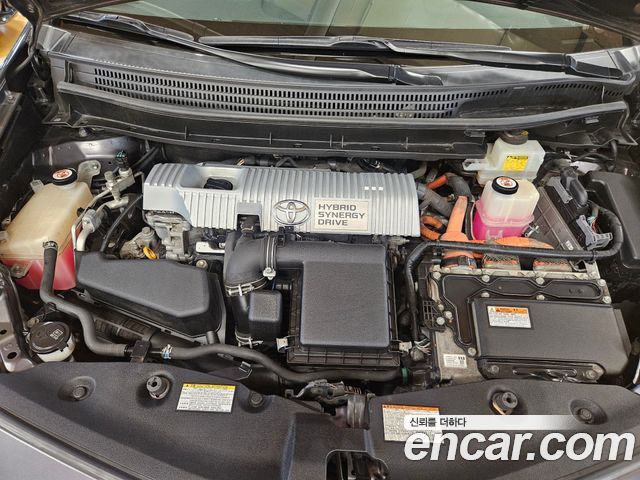 Toyota Prius 2017 — photo 6