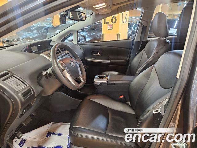 Toyota Prius 2017 — photo 7