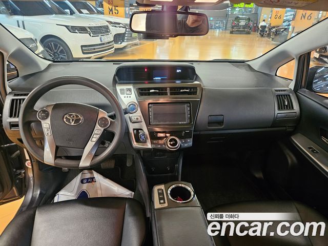 Toyota Prius 2017 — photo 13