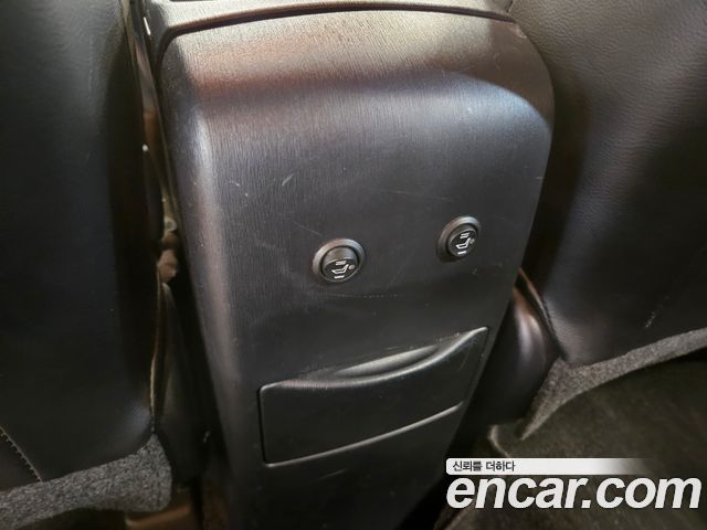 Toyota Prius 2017 — photo 16