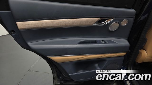 Genesis GV80 2020 — photo 15
