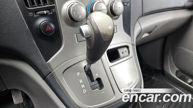 Hyundai Starex 2010 — photo 9