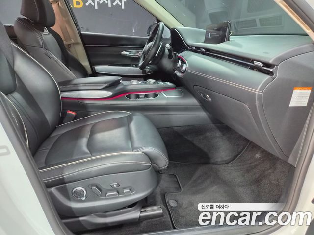Genesis GV70 2022 — photo 11