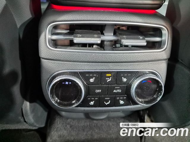 Genesis GV70 2022 — photo 12