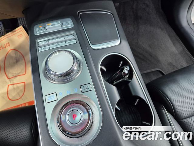 Genesis GV70 2022 — photo 15