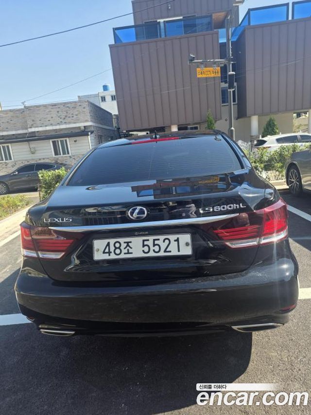 Lexus LS 2014 — photo 2