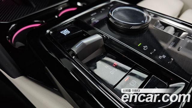 BMW 5-Series 2026 — photo 9