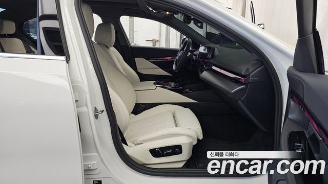 BMW 5-Series 2026 — photo 11