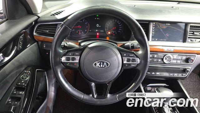 Kia K7 2017 — photo 18