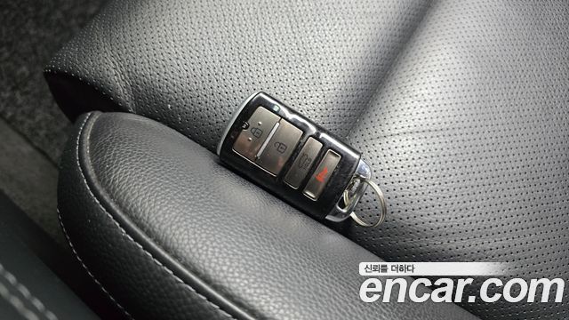 Kia K7 2017 — photo 23