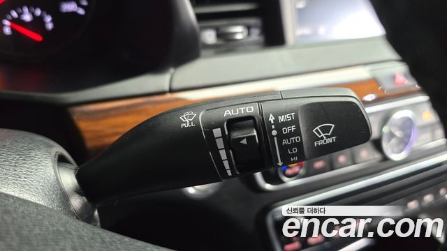 Kia K7 2017 — photo 24