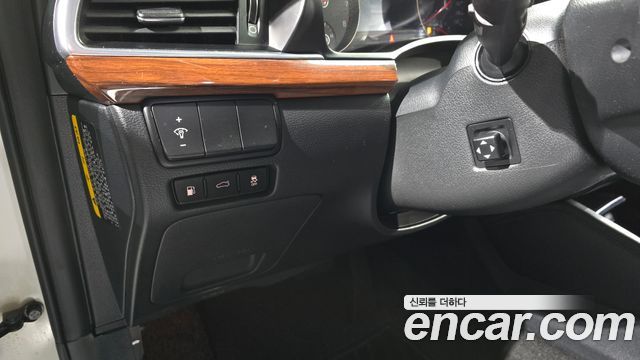 Kia K7 2017 — photo 25