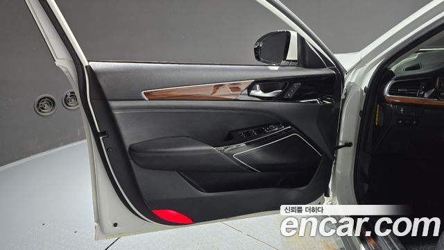 Kia K7 2017 — photo 14