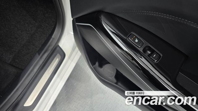Kia K7 2017 — photo 29