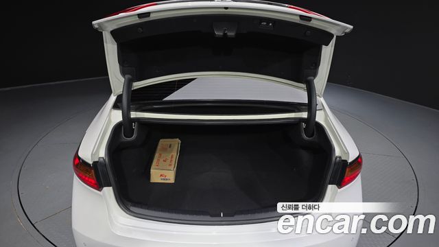 Kia K7 2017 — photo 30