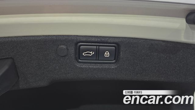 Kia K7 2017 — photo 31