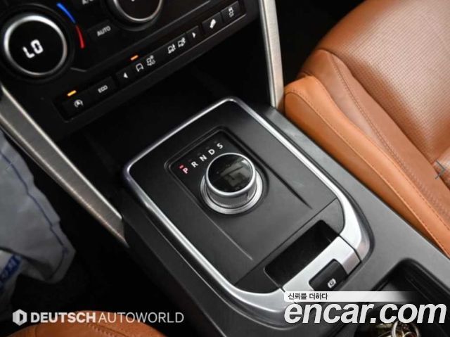 Land Rover Discovery Sport 2016 — photo 9