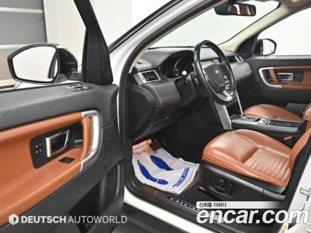 Land Rover Discovery Sport 2016 — photo 11