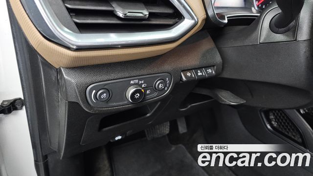 Chevrolet Korea Trailblazer 2022 — photo 32