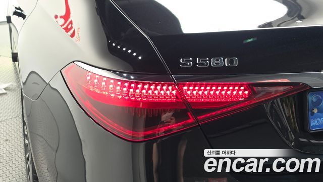 Mercedes-Benz S-Class 2022 — photo 9
