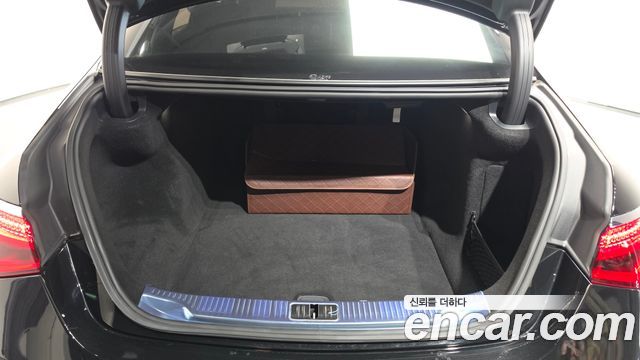 Mercedes-Benz S-Class 2022 — photo 31
