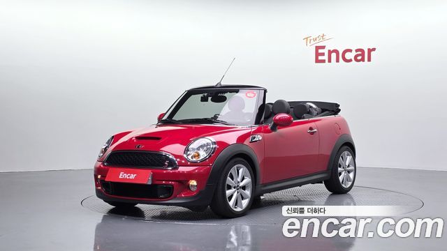 Mini Cooper Convertible 2012 — photo 1