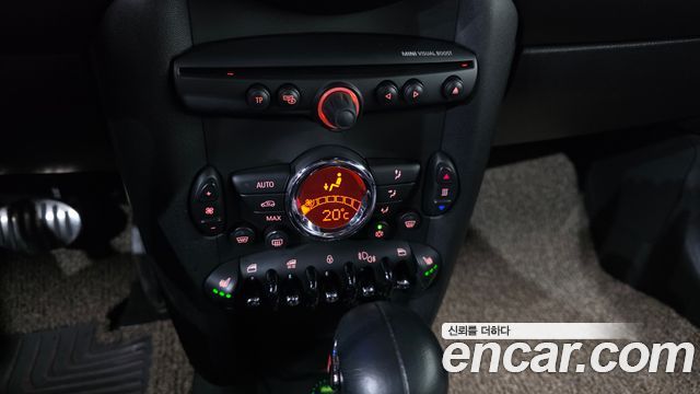 Mini Cooper Convertible 2012 — photo 14